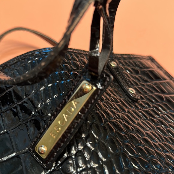 Escada Black patent handbag. - Picture 3 of 7